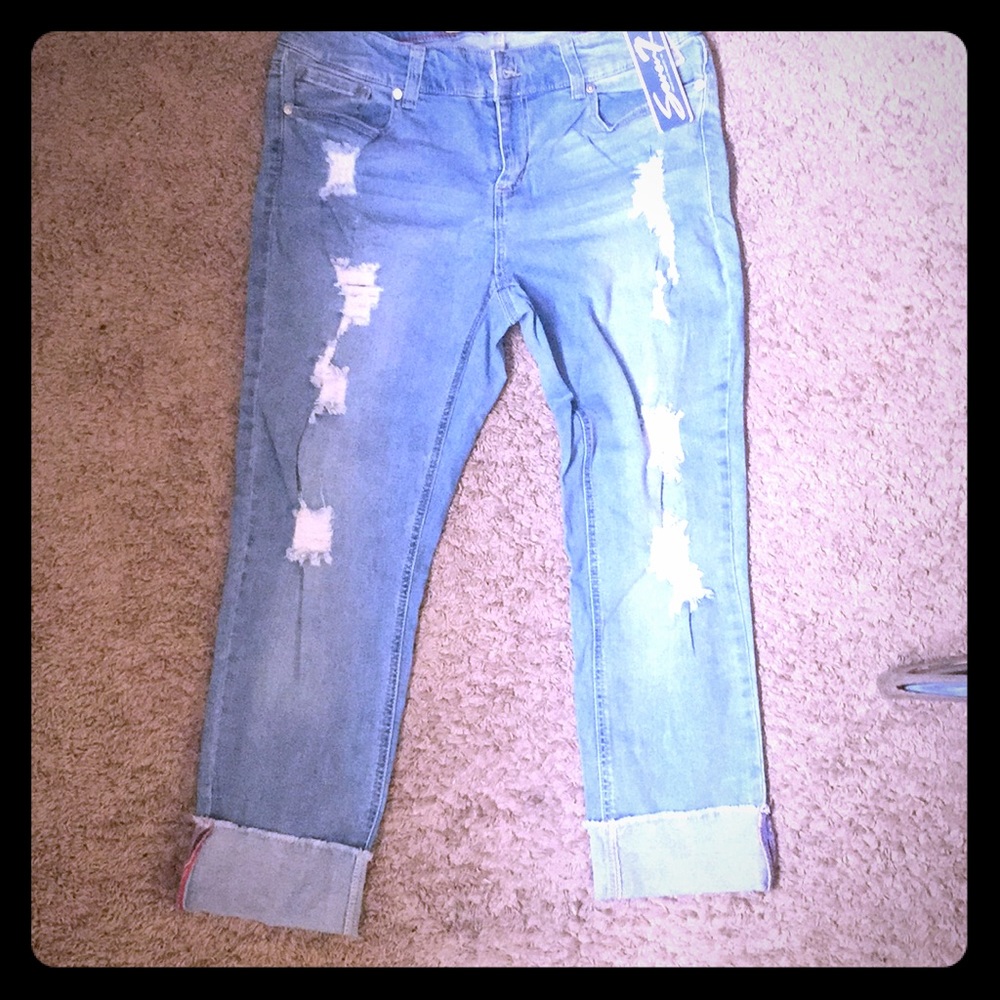 Seven7 ripped jeans